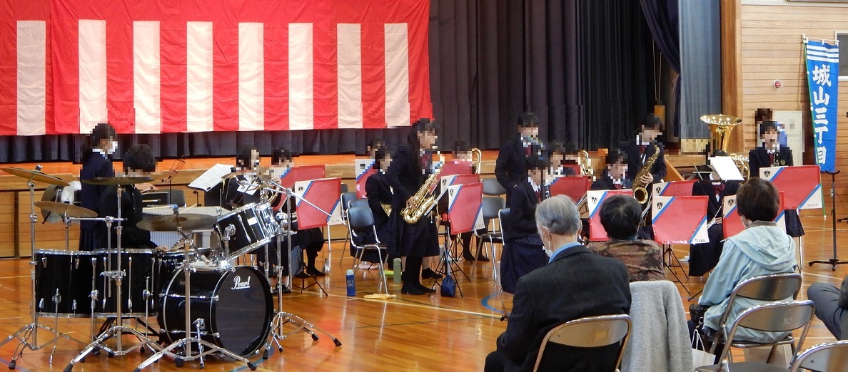 東員第二中学校吹奏楽部の演奏